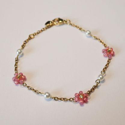 Delicate Daisy & Pearl 18K Gold Bracelet