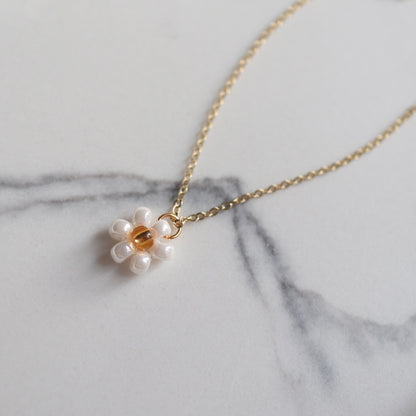 Daisy Simplicity Handmade Beaded Necklace - Delicate Floral Pendant Jewelry