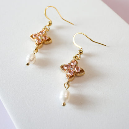 Pink Four-Leaf Flower Pear Earrings