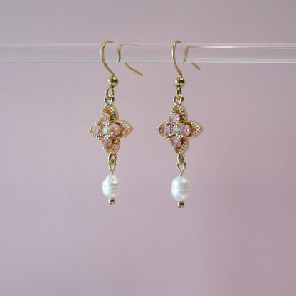 Pink Four-Leaf Flower Pear Earrings